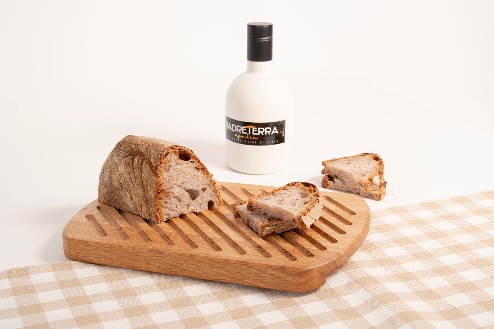 Tagliere in legno per il pane