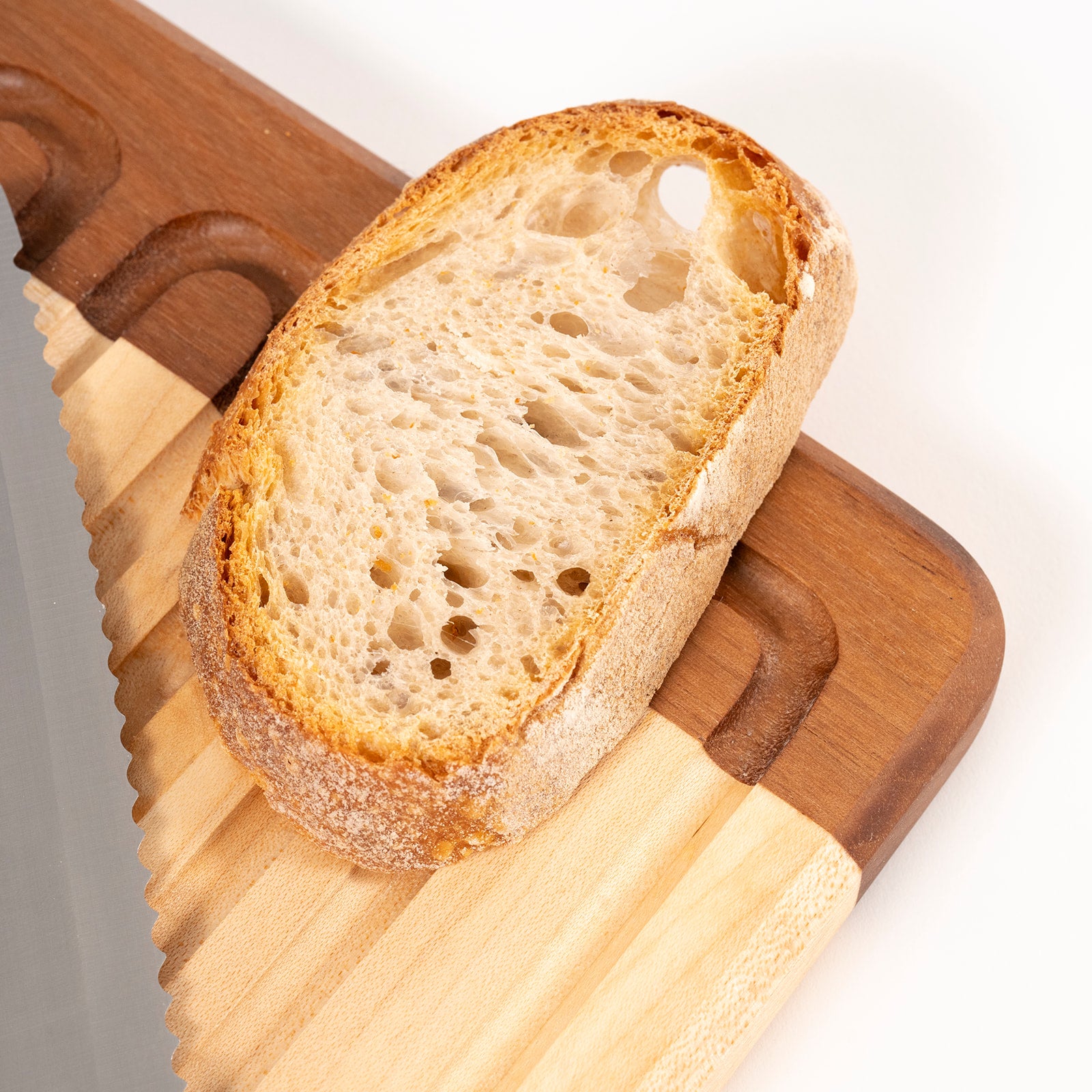 Tagliere per il pane in legno
