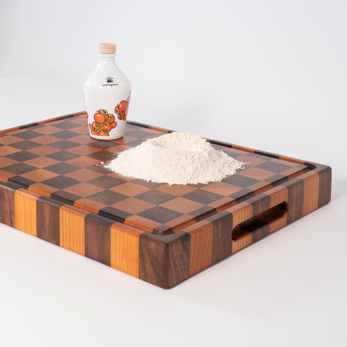 Tagliere professionale con motivo a scacchi in noce e ciliegio - InCut