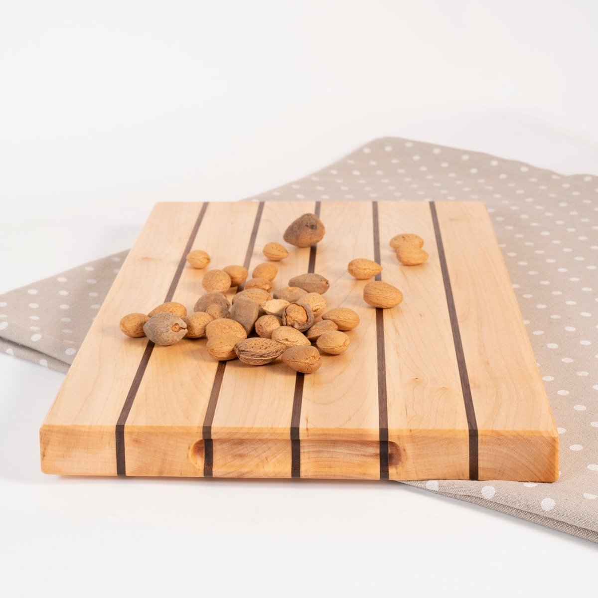 Tagliere da cucina classico in legno di acero e noce - InCut