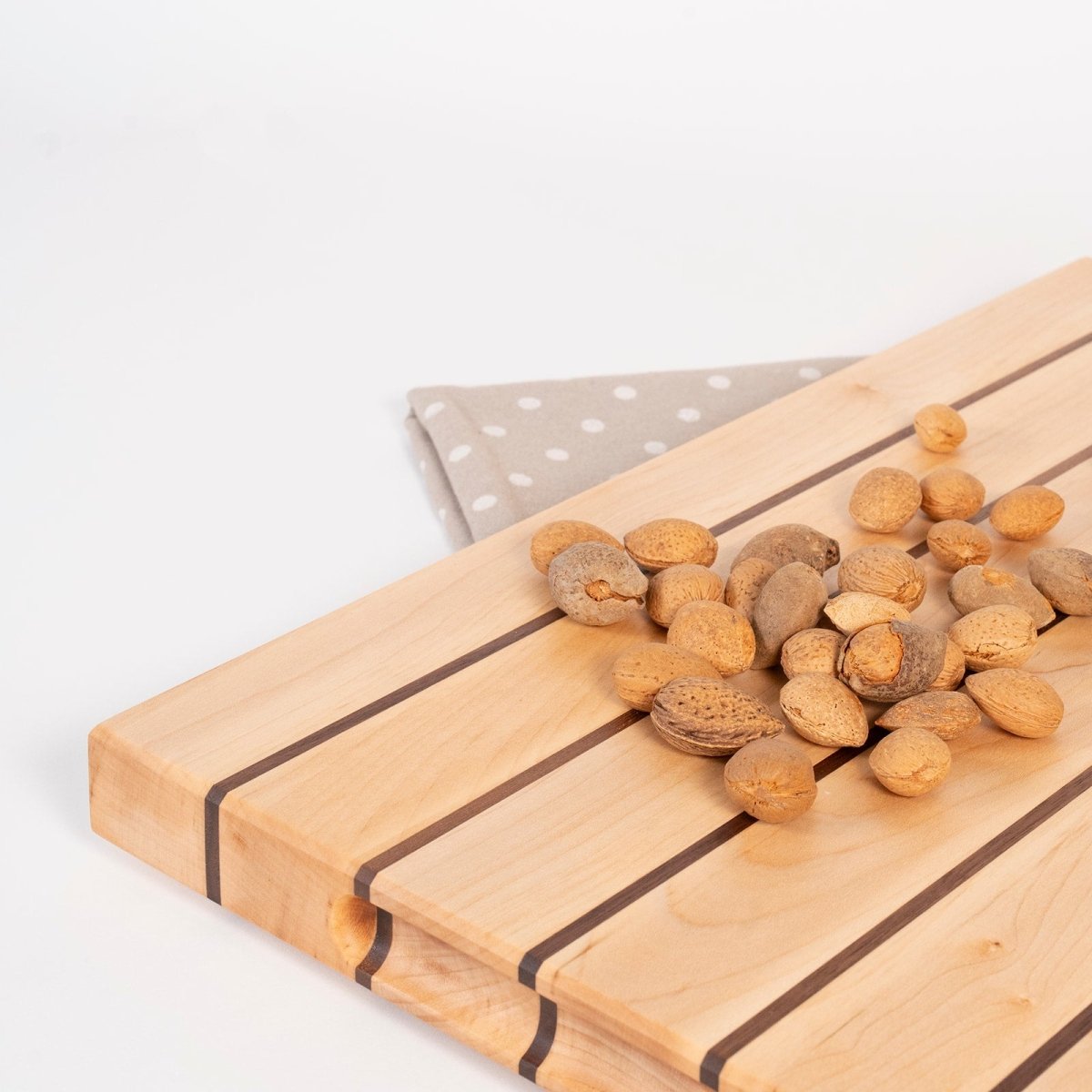 Tagliere da cucina classico in legno di acero e noce - InCut